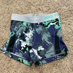 Size XS Nike Pro Hypercool Shorts